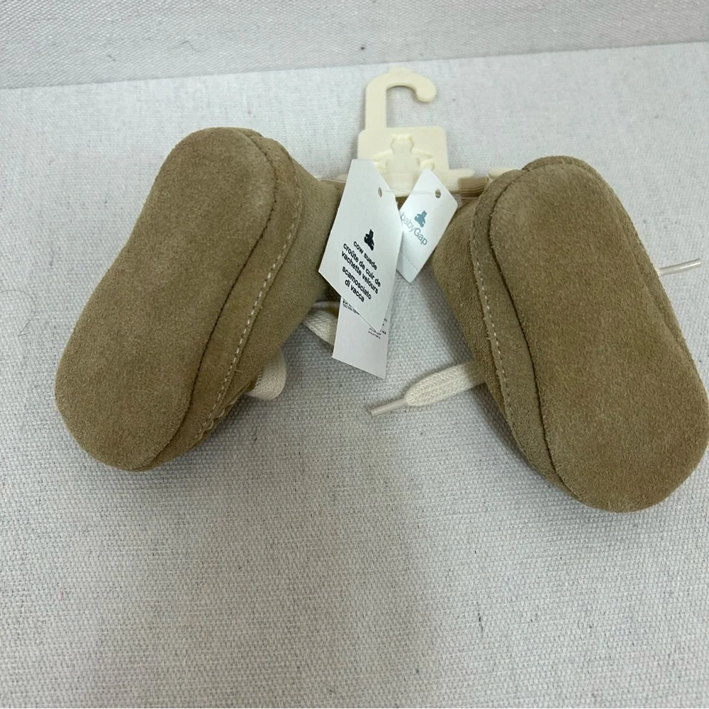 BABY GAP Cozy Tan Baby Shoes 0-3 M
